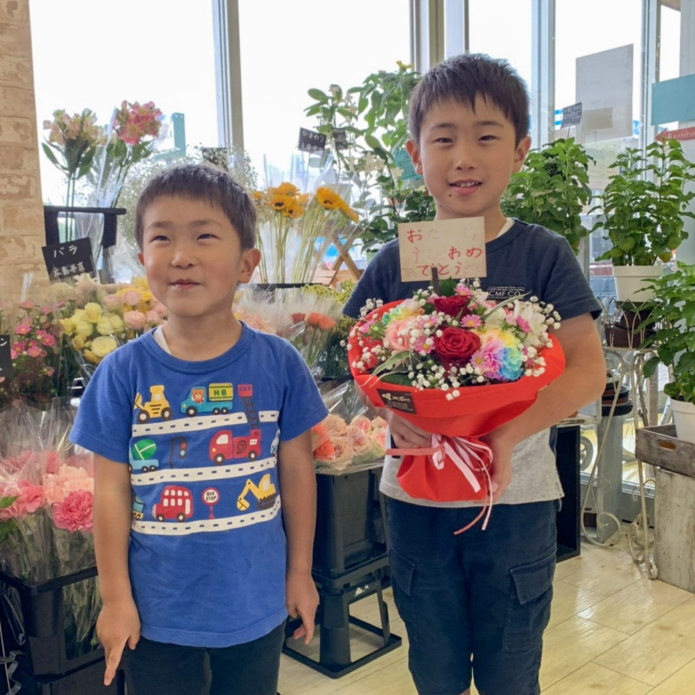 長野の花屋 ヌボー生花店 事例紹介 笑顔を運ぶ花贈り お母さんのお誕生日に